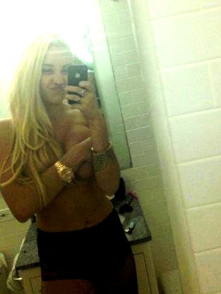 Amanda Bynes Naked Celeb ATCJl5S