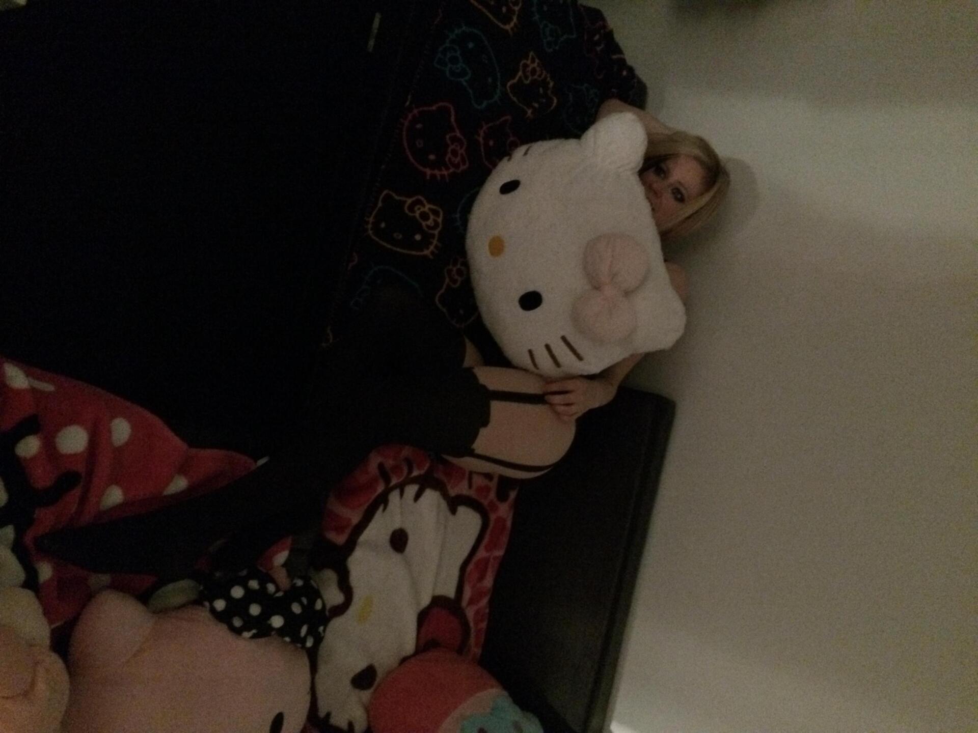  Avril Lavigne Naked Celeb 0136DCvSrH 