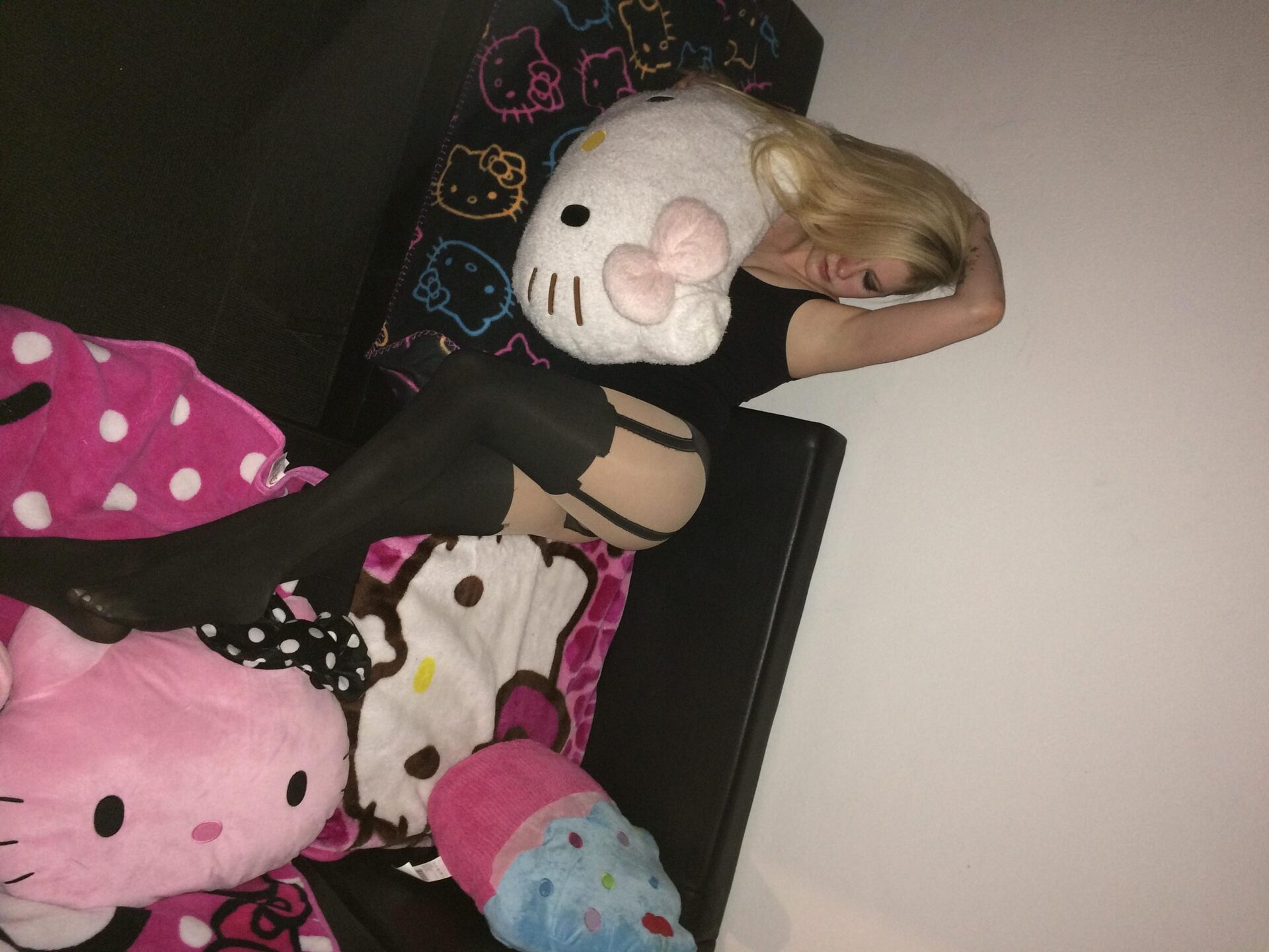 Avril Lavigne Naked Celeb 019LluUsKO