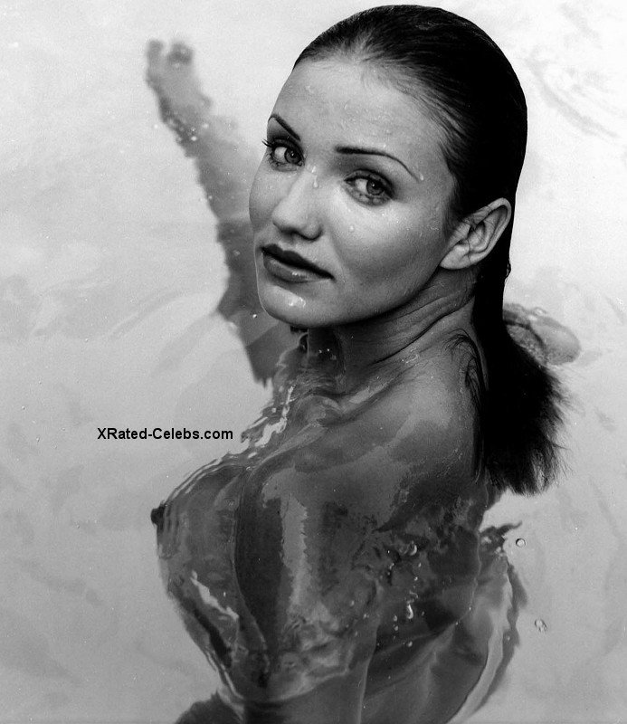 Cameron Diaz Nude Tits 002