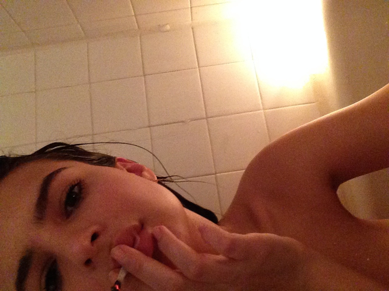  Emily Ratajkowski Naked Celeb IMG_0076 