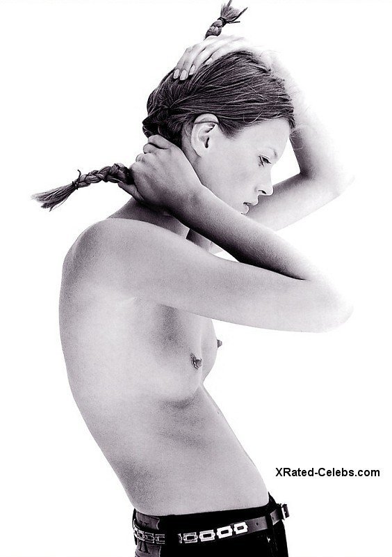 Kate Moss Nude Tits 013