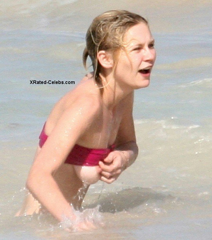 Kirsten Dunst Nude Boob Slip 003