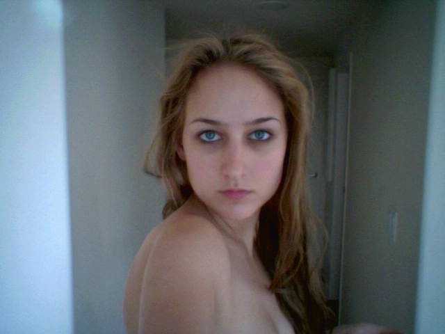 LeeLee Sobieski Naked Celeb Picture53b