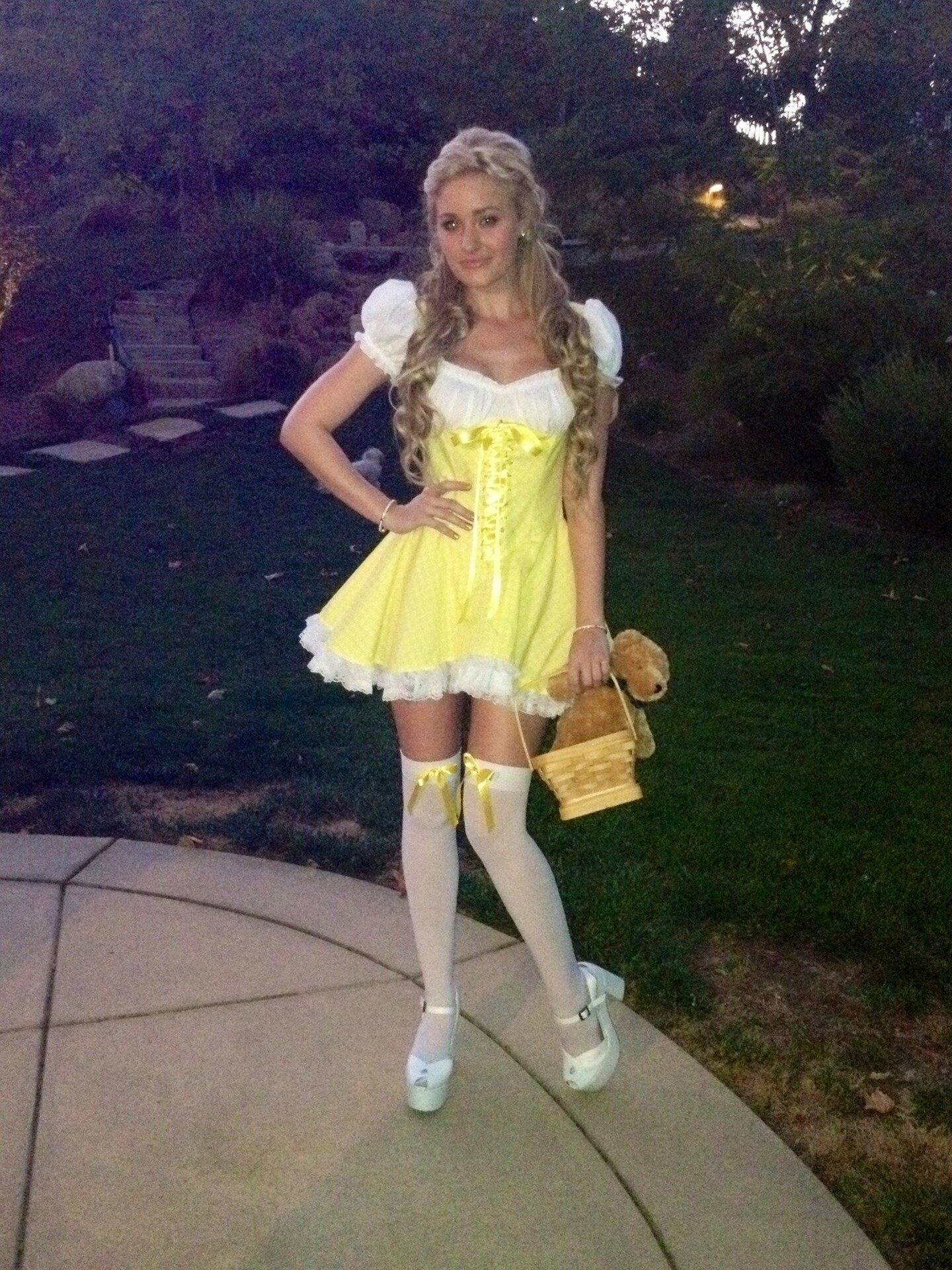 Michalka Sisters Naked Celeb 09 Zuu1GDS