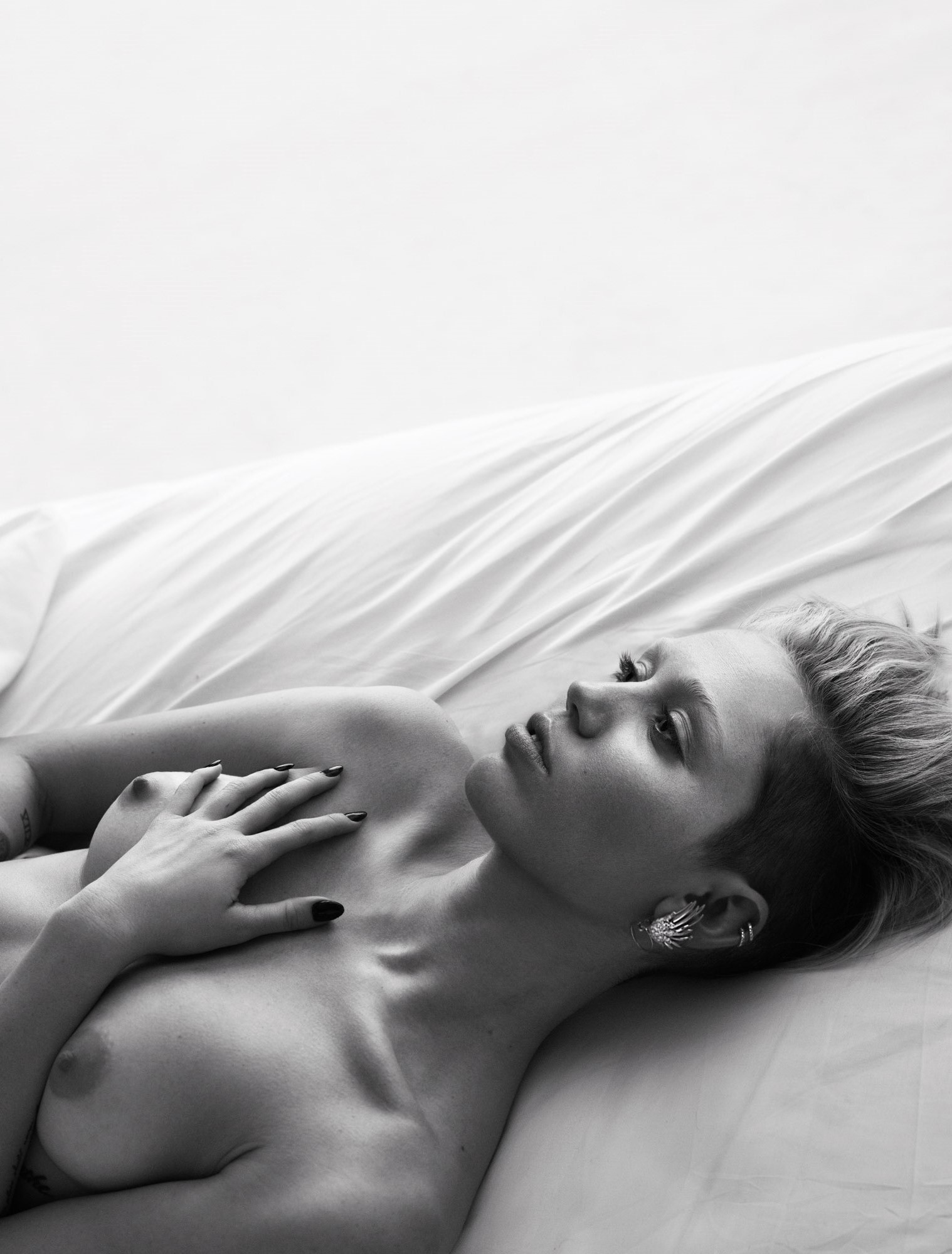  Miley Cyrus Naked Celeb 1411241081759 