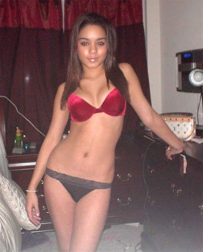 Vanessa Hudgens Naked Celeb 6 VA08ATr
