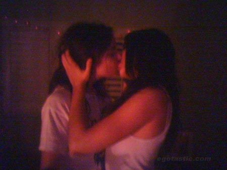 Vanessa Hudgens Naked Celeb Vanessa Hudgens Kissing 5