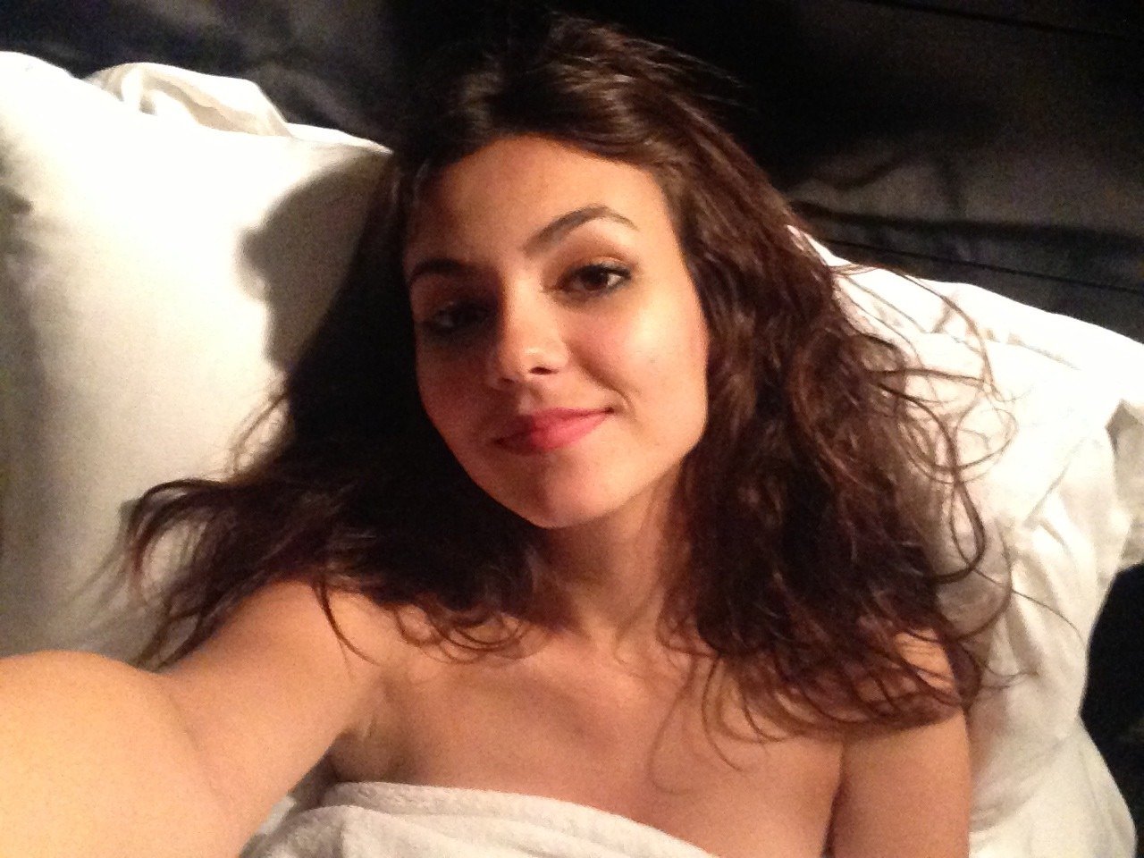 Victoria Justice Naked Celeb 1409513214131