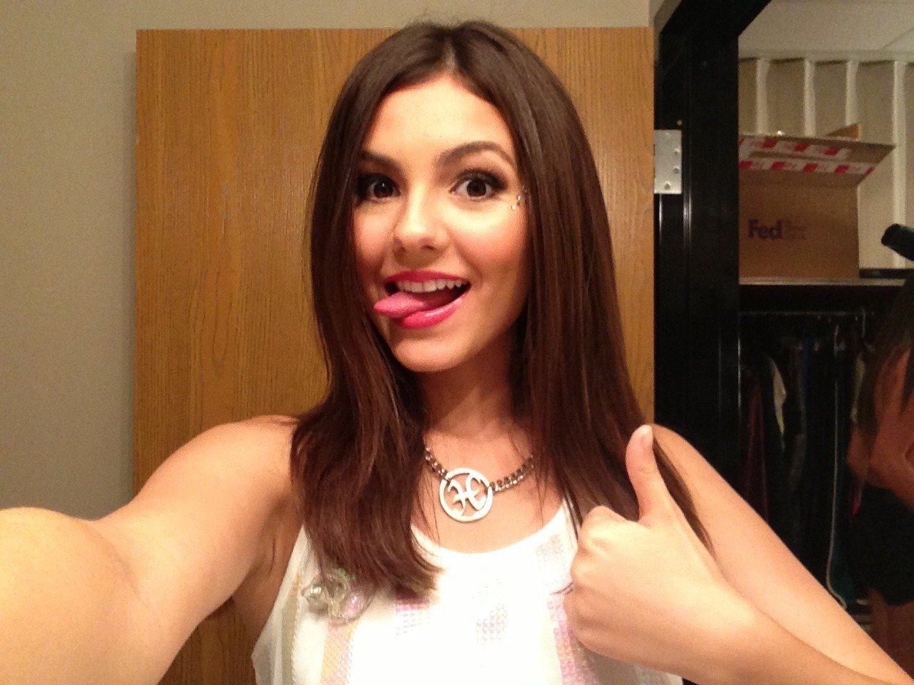 Victoria Justice Naked Celeb YNKidS3