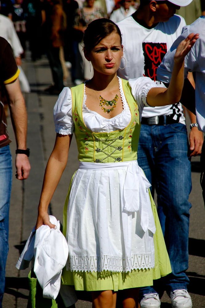 Beautifull Oktoberfest Teens 48