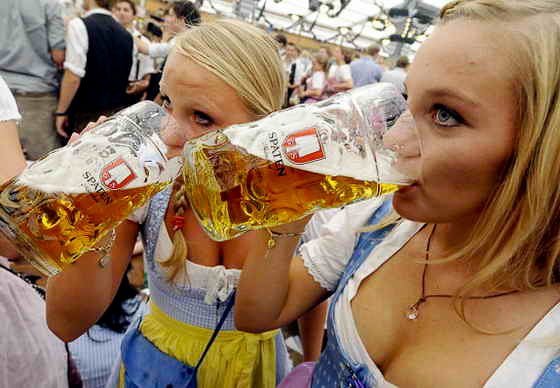 Beautifull Oktoberfest Teens 6