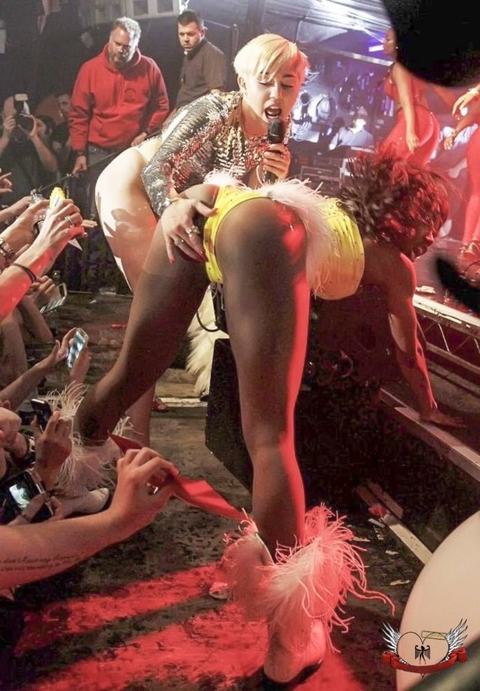 Celeb Bitch Miley Cyrus 1