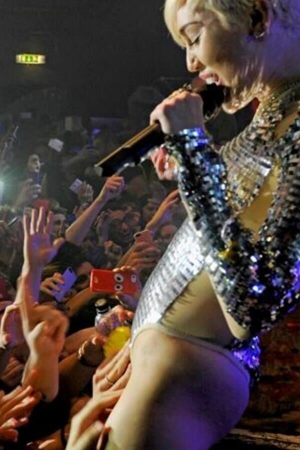 Celeb Bitch Miley Cyrus 2