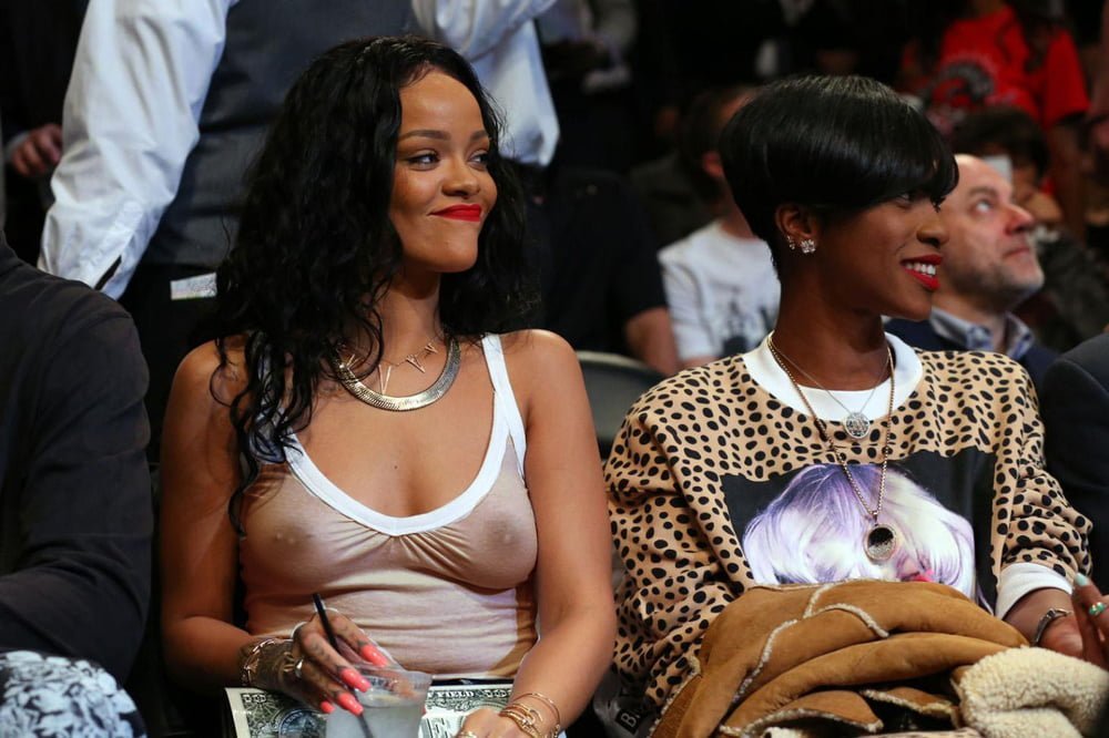 Rihanna Nude Tits Nip Slip See Thru X Ray Leak Celeb 3