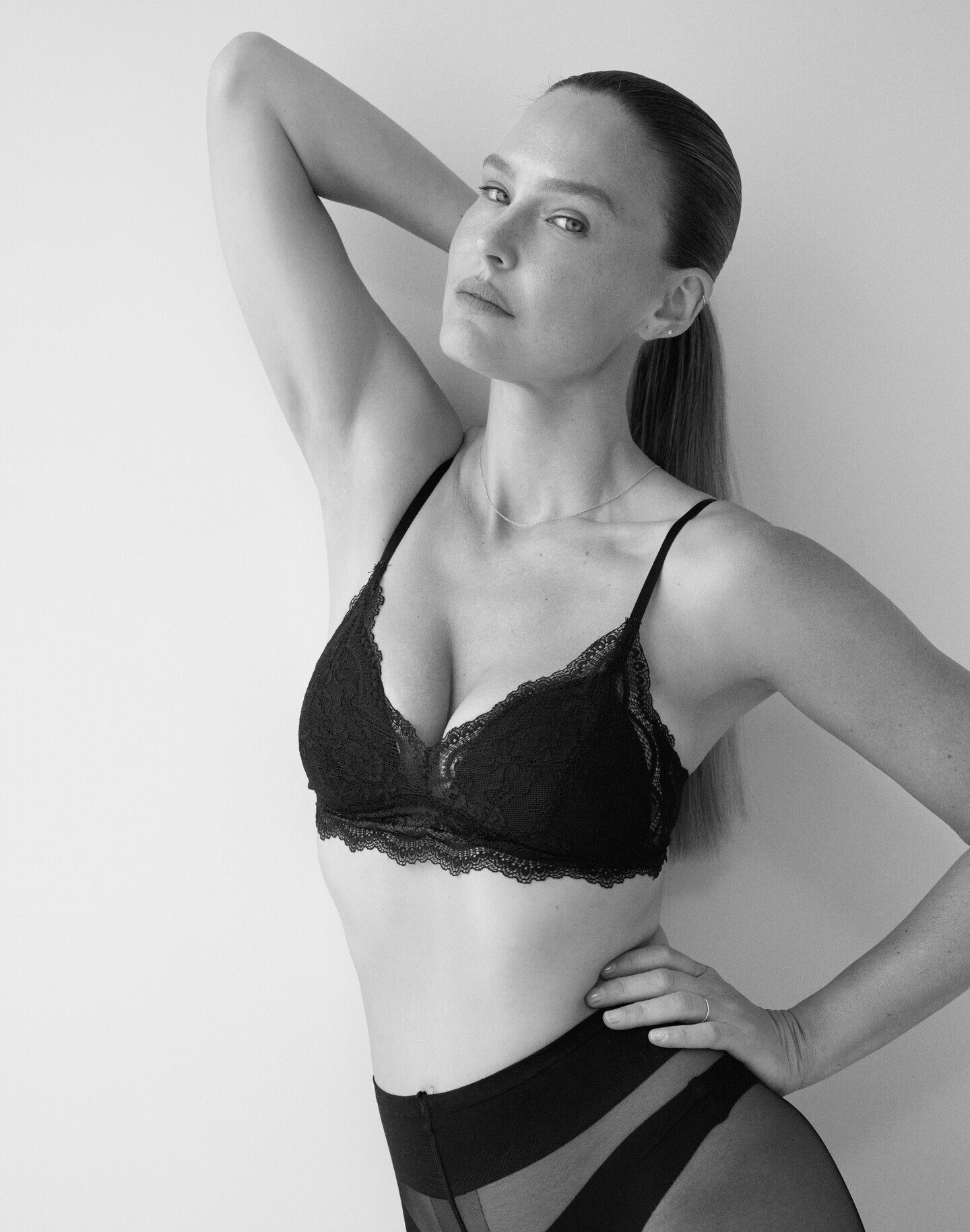 Bar Refaeli for Femina 2