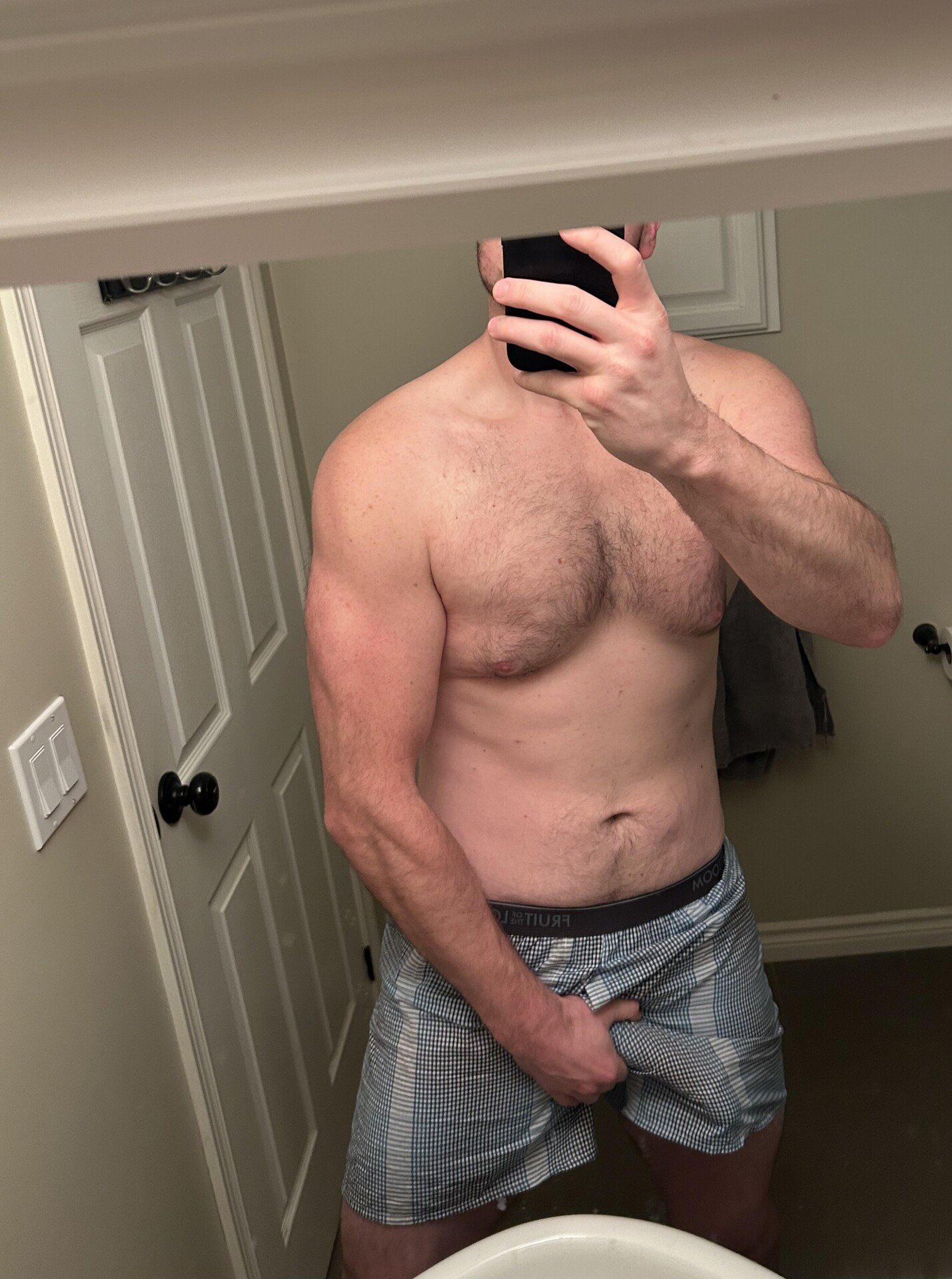 Get on your knees for daddy (M) 2