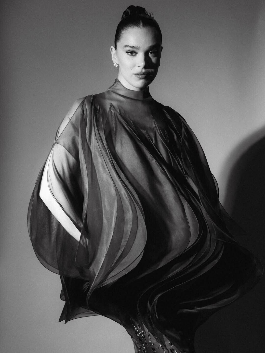 Hailee Steinfeld’s photoshoot dressed up for the Governors Awards 2025 3