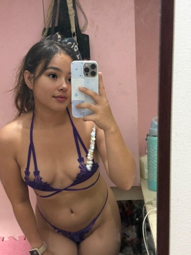 I know you wanna taste my pussy dont be shy 2