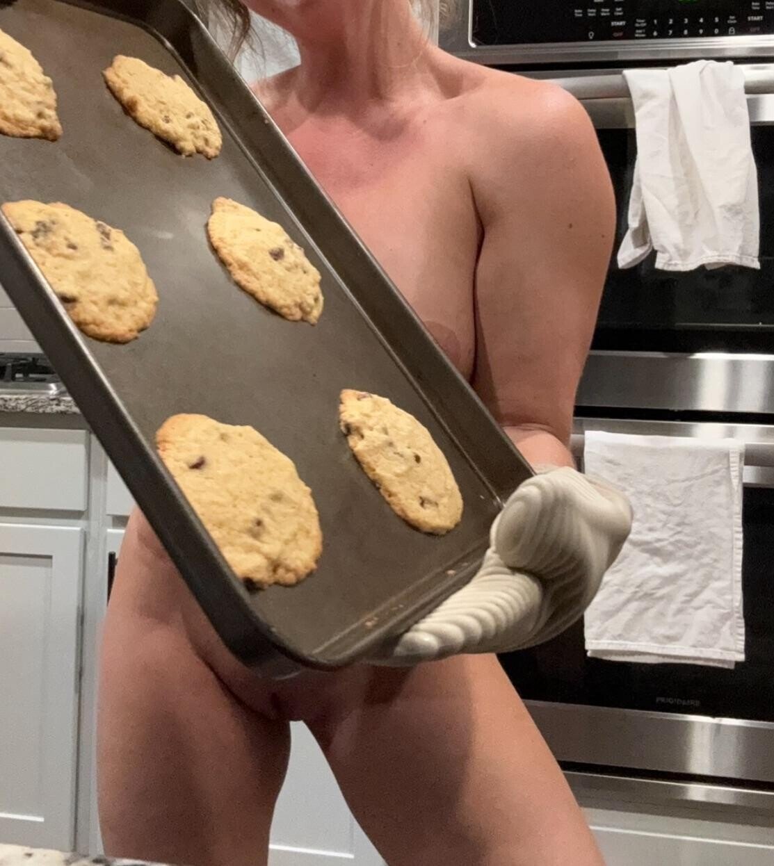 I’m sure your kitchen was as crazy as mine this year! Happy Holiday Season 2