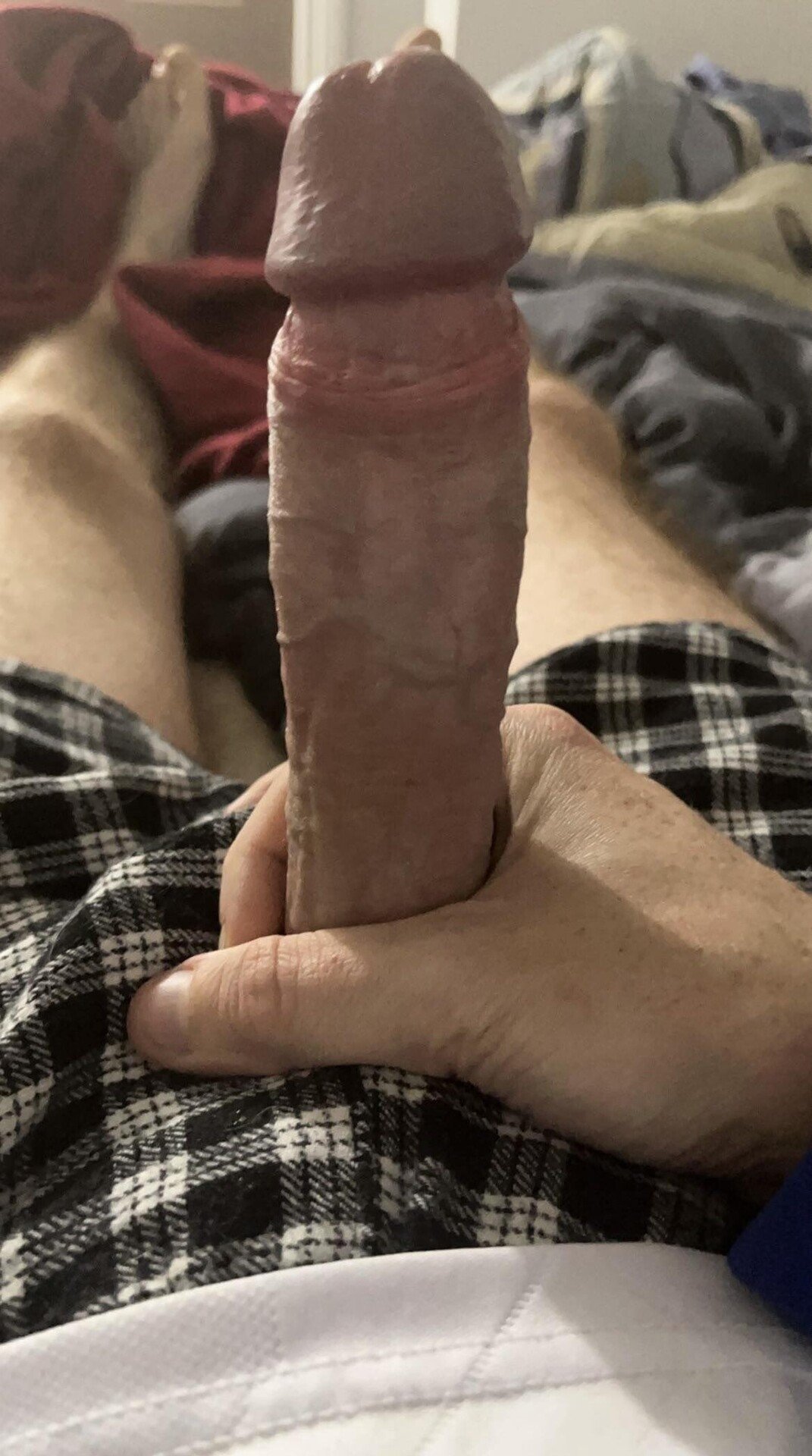 (M) Does it look better with boxers on or off? 1