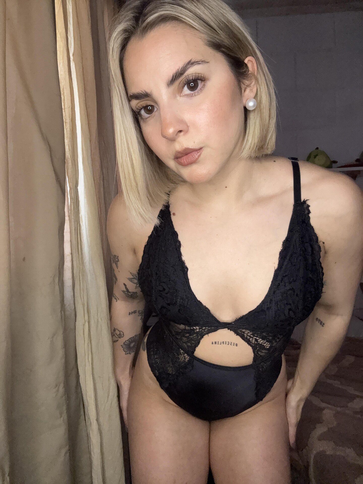 Would you take me to bed? 2