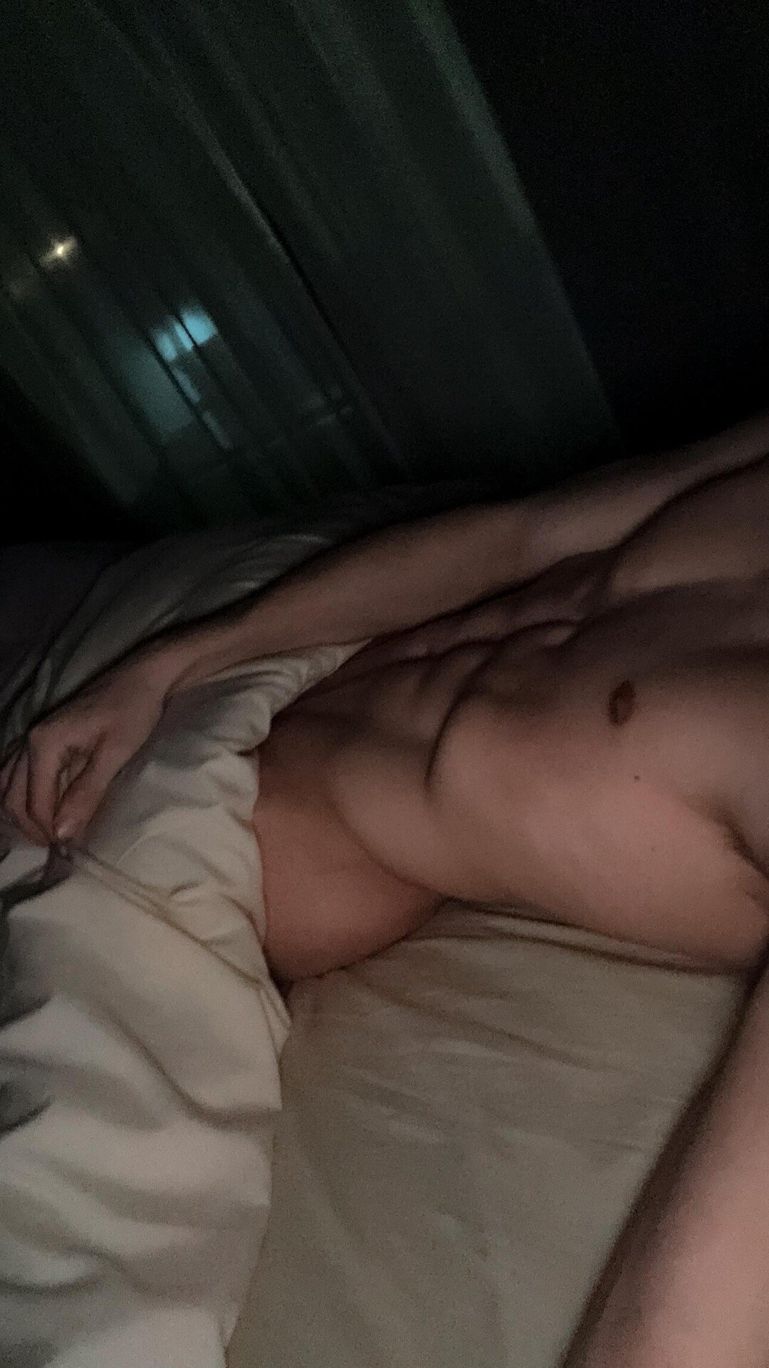 22-year-old young man looking for a sugar daddy to pamper me 1