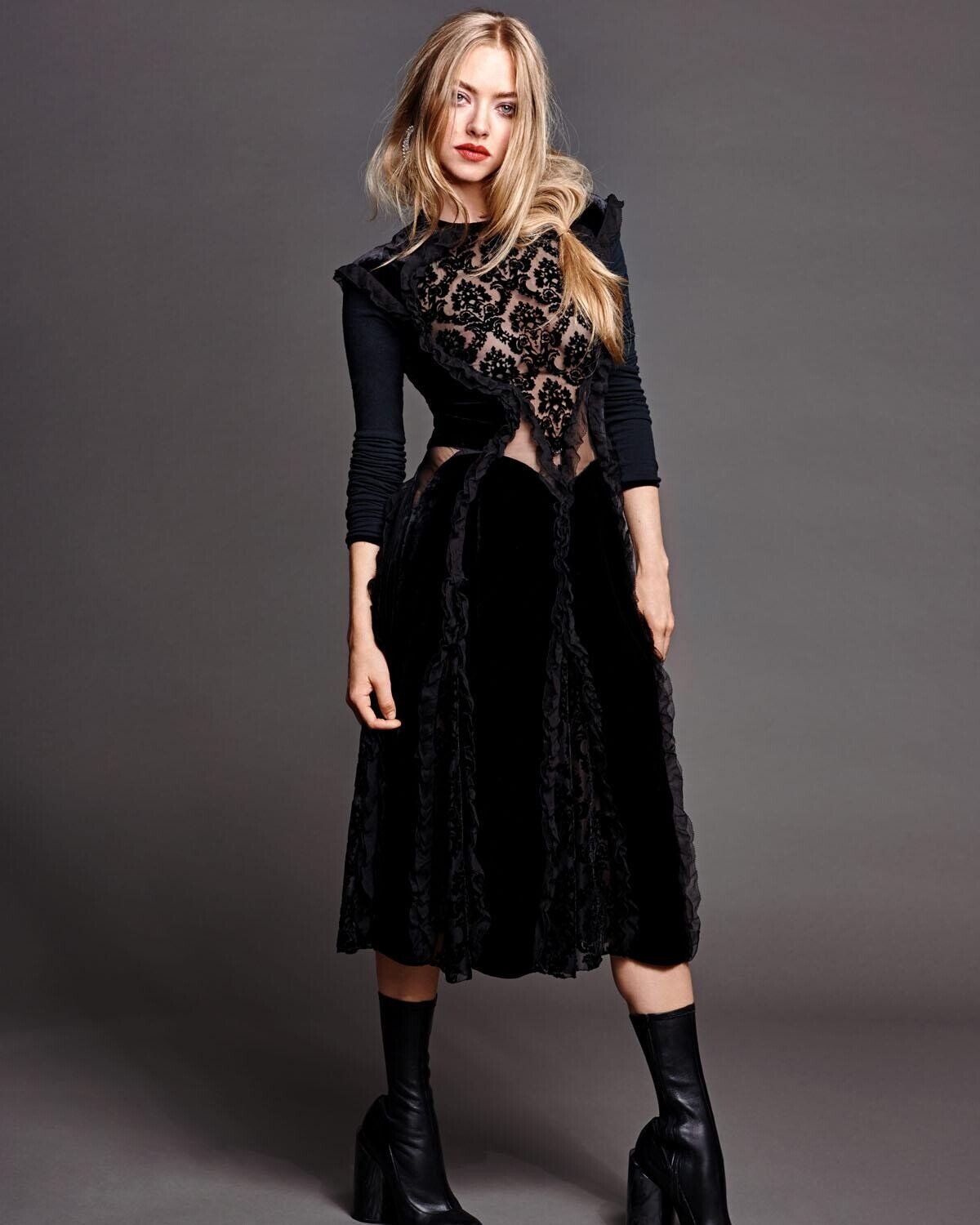 amanda-seyfried-2015-thomas-nutzl-photoshoot-for-madame-figaro-magazine-france-5