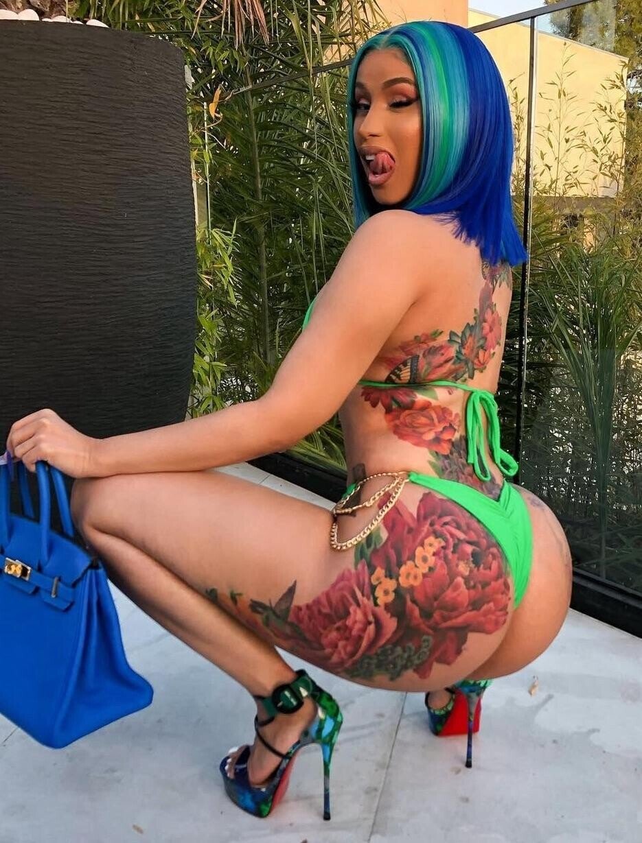 Fav pics of Cardi B 12