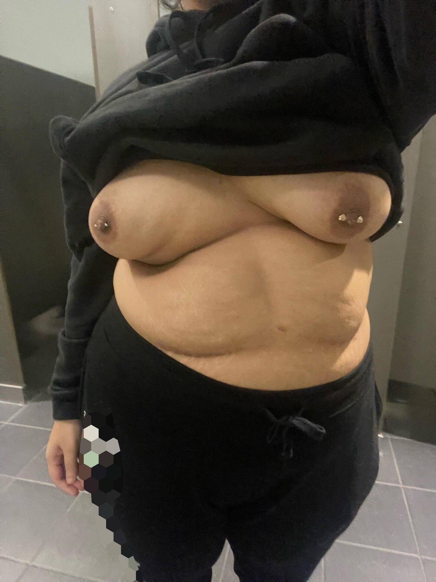 fun fact: I never wear a shirt (or a bra) underneath my hoodies :p 1