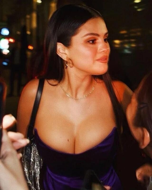 Selena Gomez 2