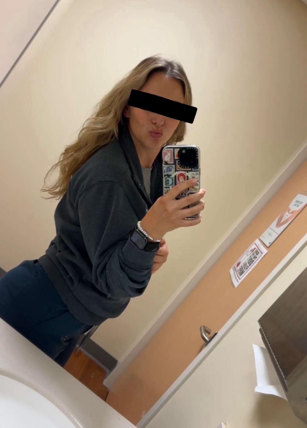Snuck to the work bathroom for some pics! 1
