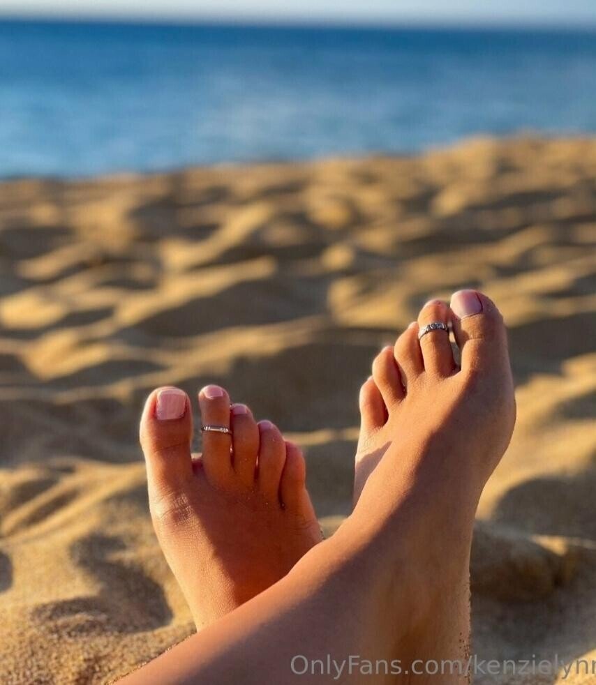 We got a lot of attention from the tour boat 2