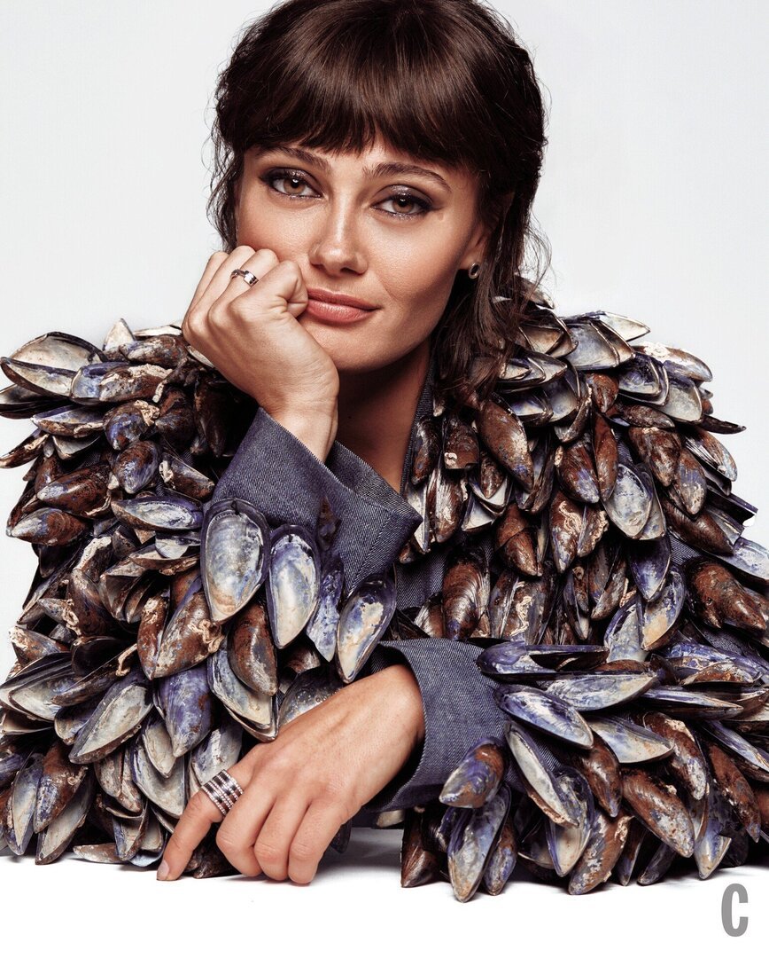 Ella Purnell, Cosmopolitan December 2025 1