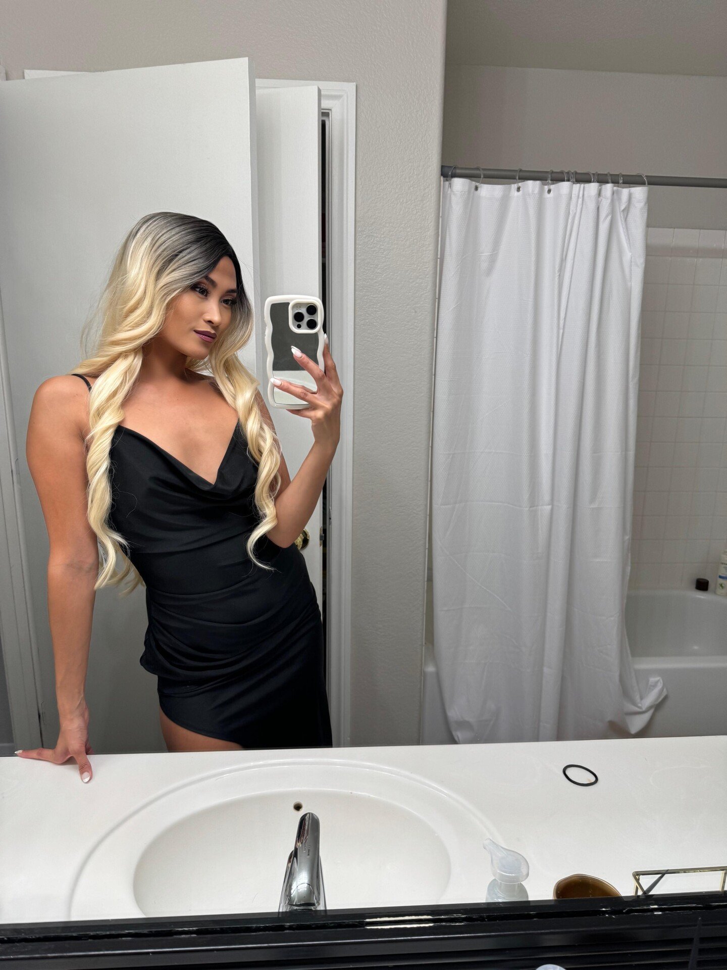 Refined ease, subtle pull 1