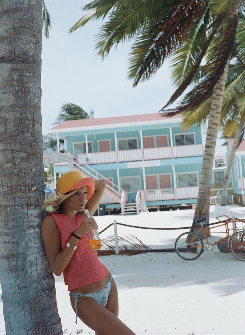 Sienna Miller shot by Stephanie Rausser | 2000 1