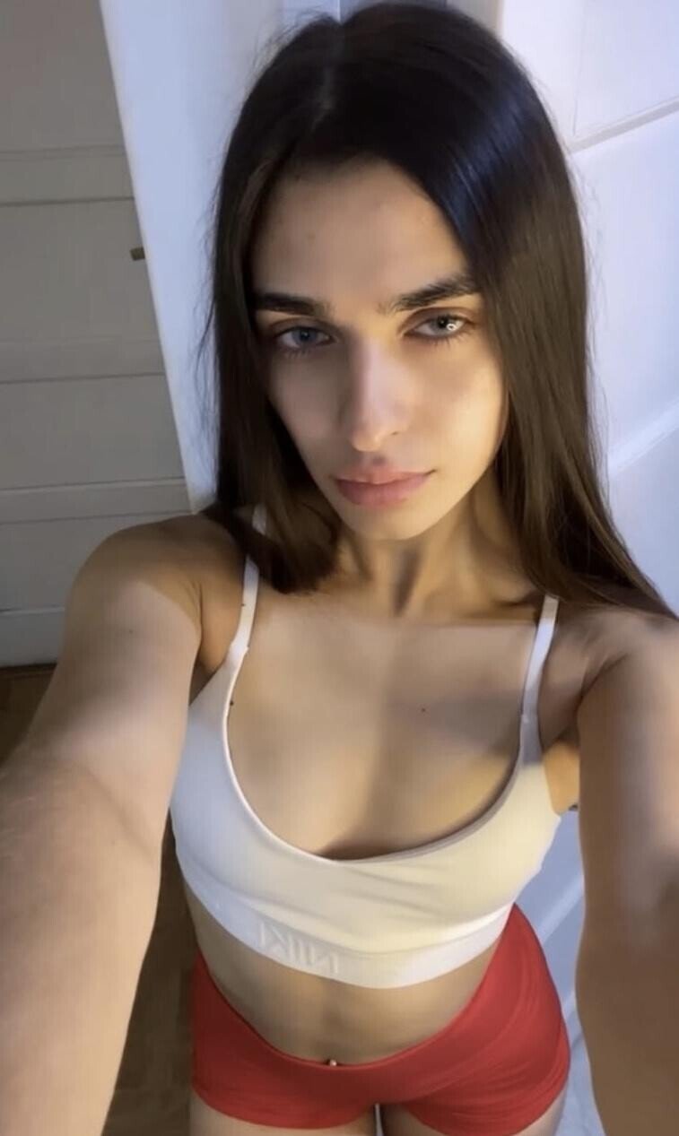 skinny girl selfie of the day 1