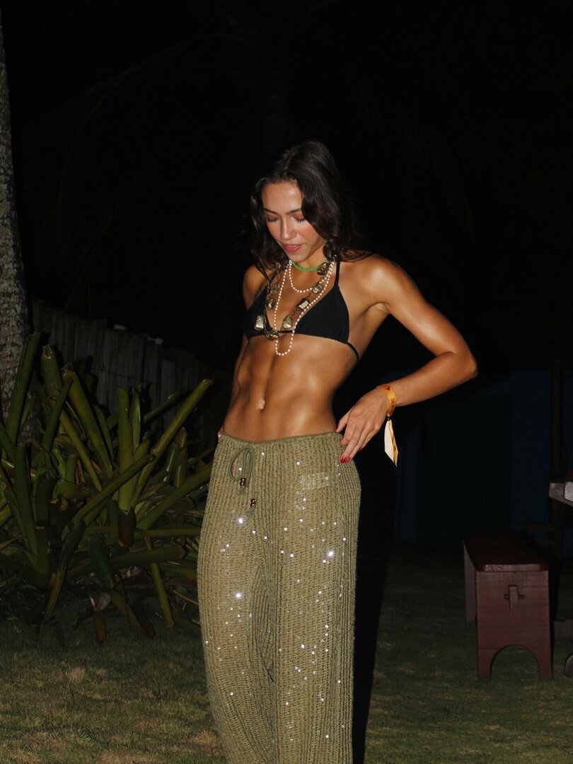 Tanned and toned tummy 2