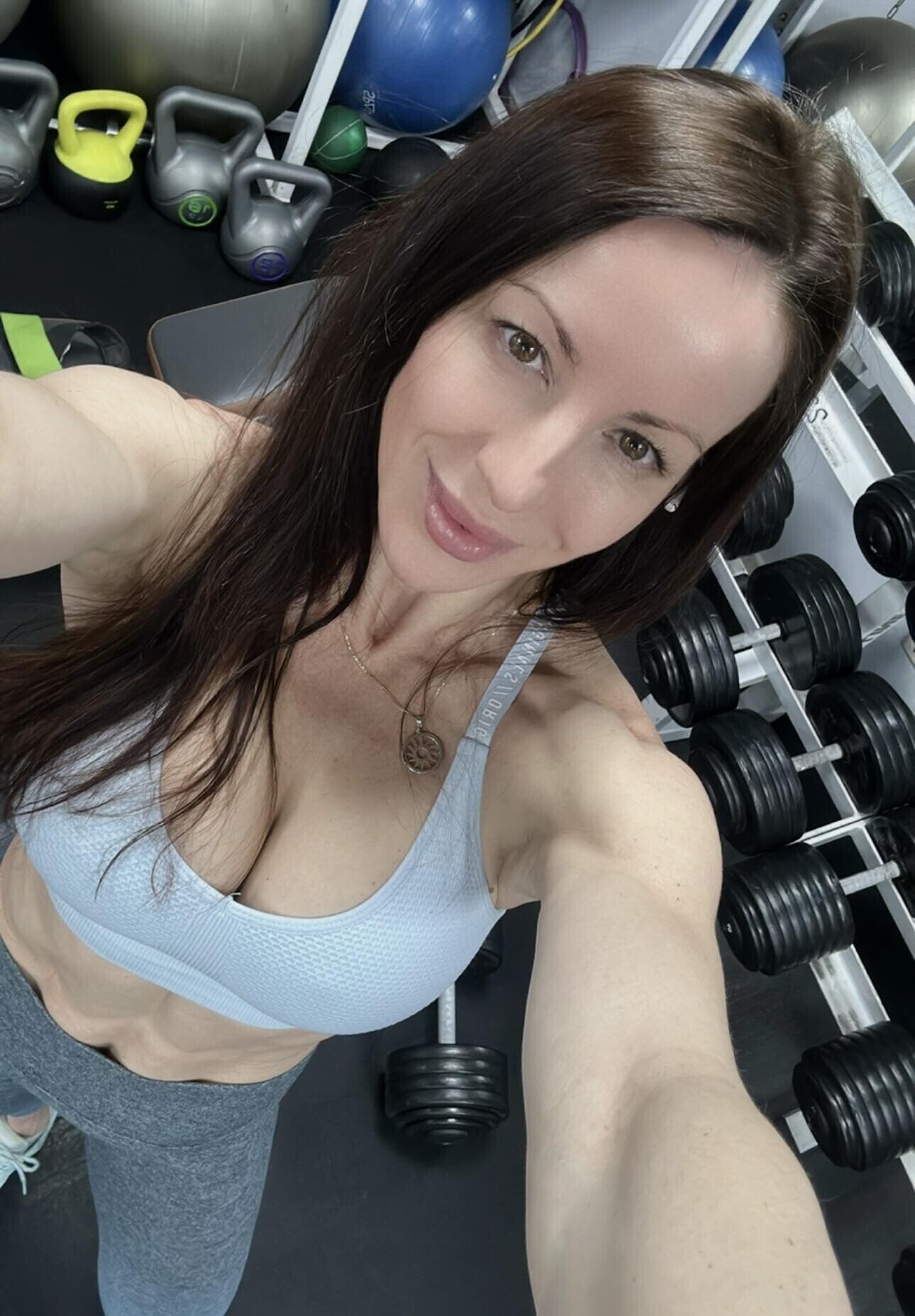 will greet you with a smile and a hot body every day 2