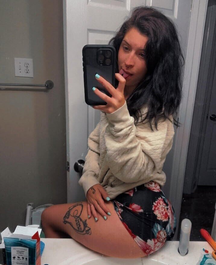 25[F4M]SN:Noellektvd online on add me 1