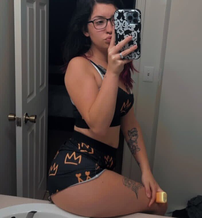 25[F4M]SN:Noellektvd online on add me 2