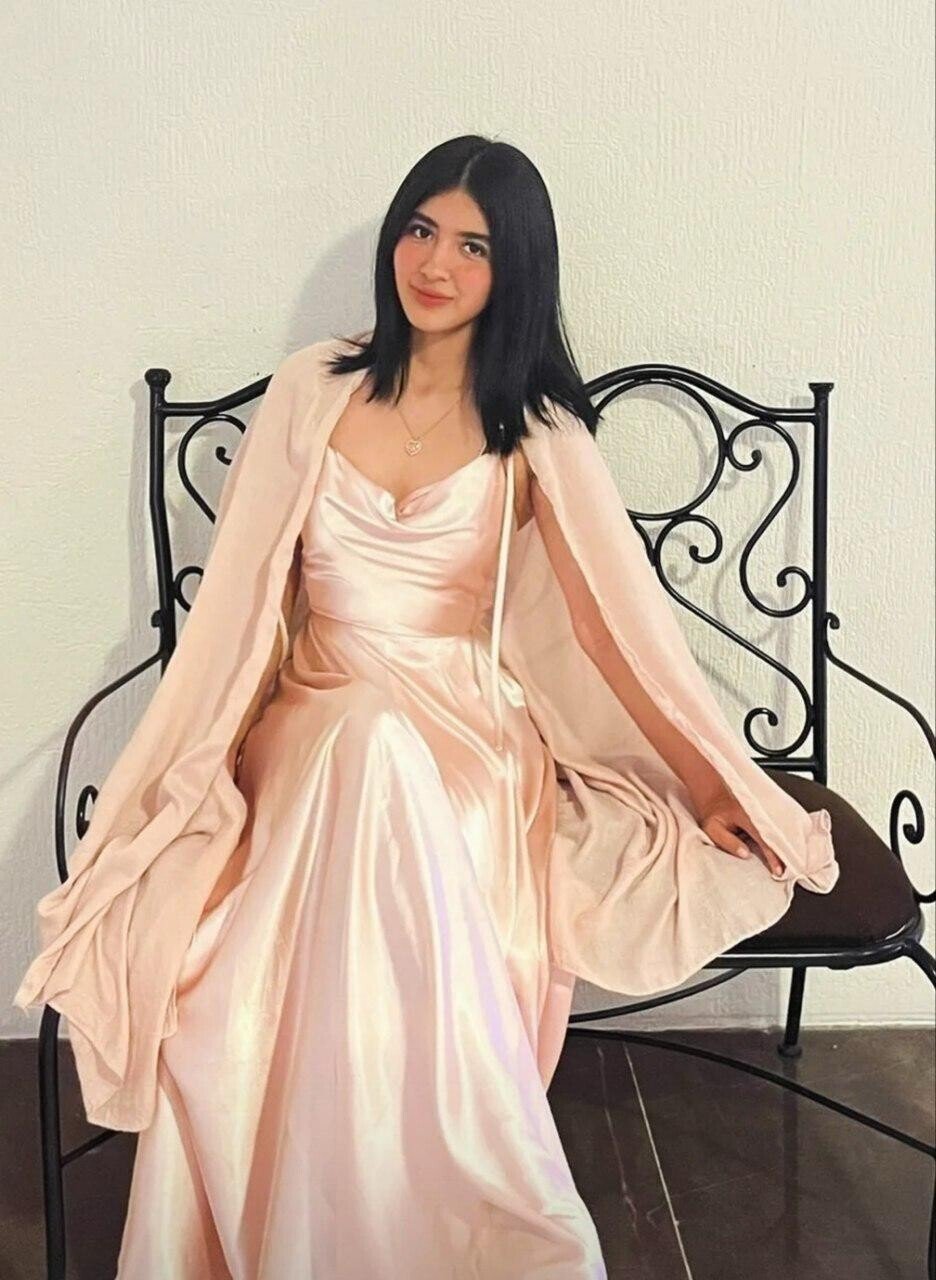 Con ese vestido negro se mira rica 3