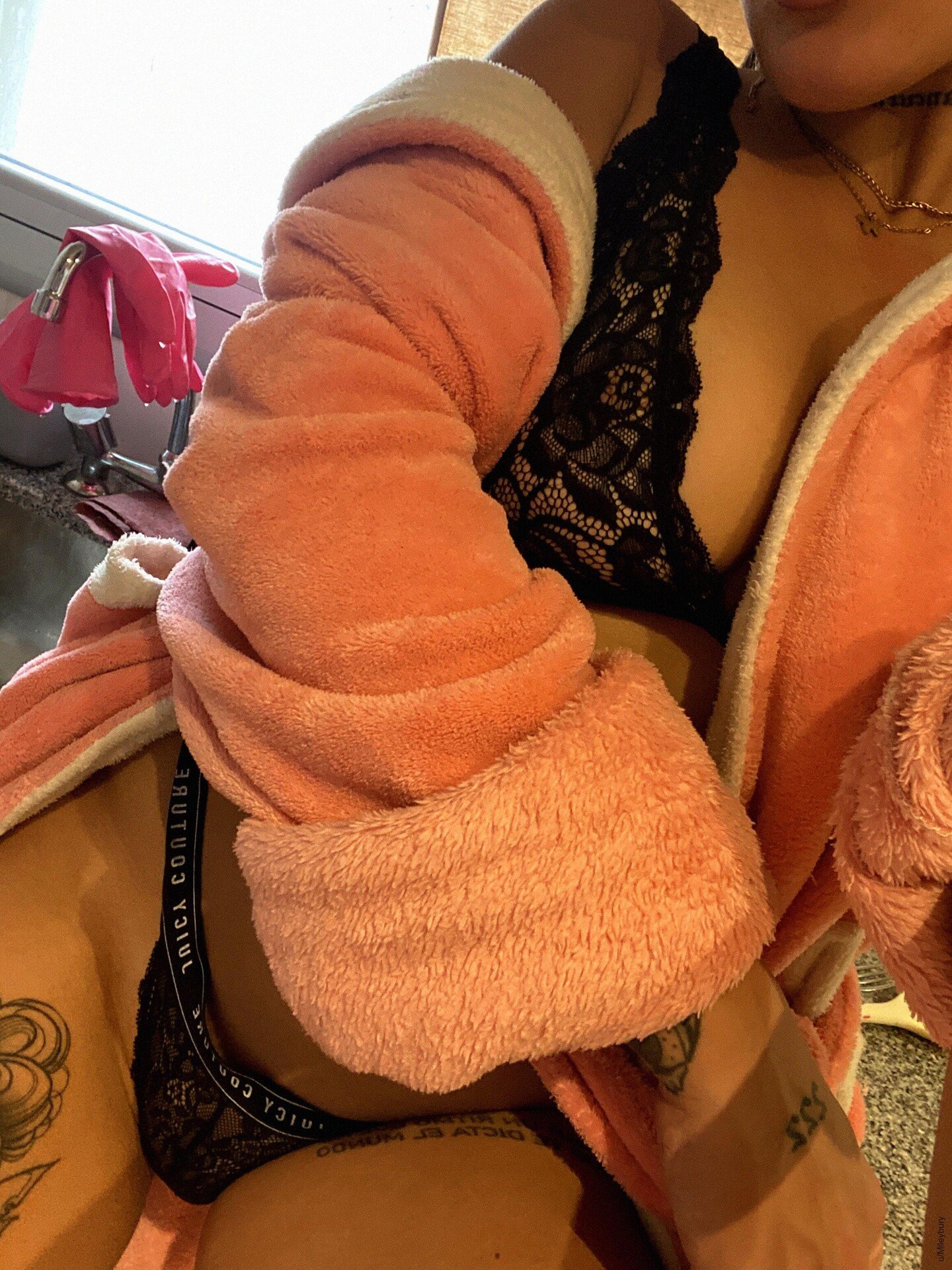 If the drinks are on you then the blowjob will be on me at your place 3