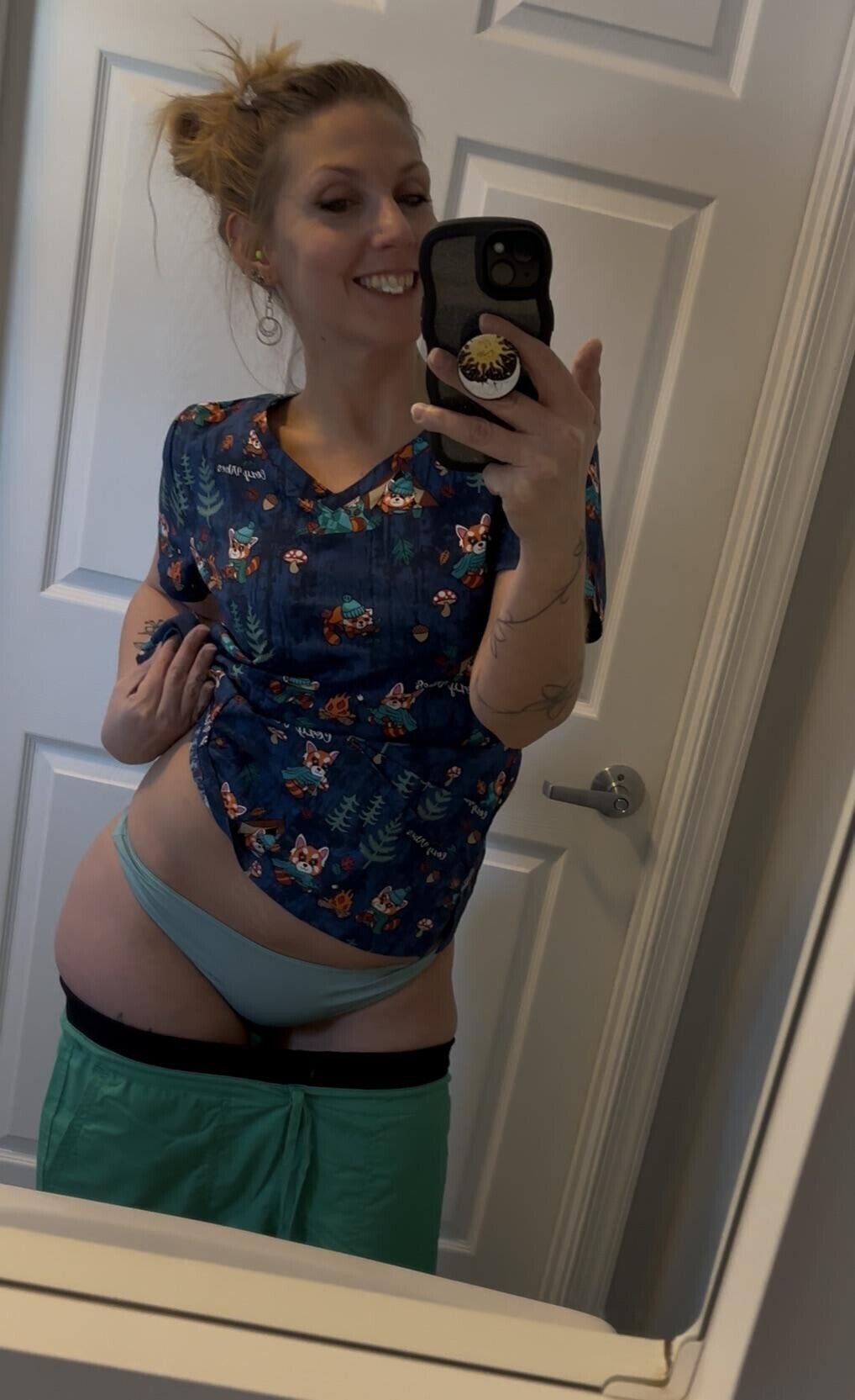 Just chewing some gum and smiling at you folks 1