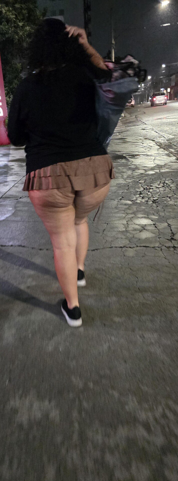 Minha mulher andando assim na rua 1