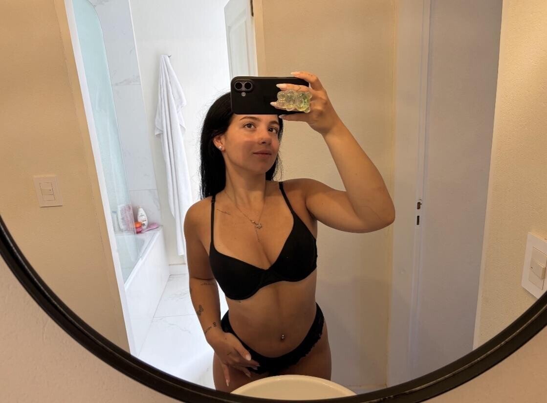 My pretty face needs cum 1