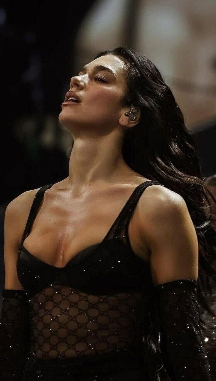 Dua Lipa 1
