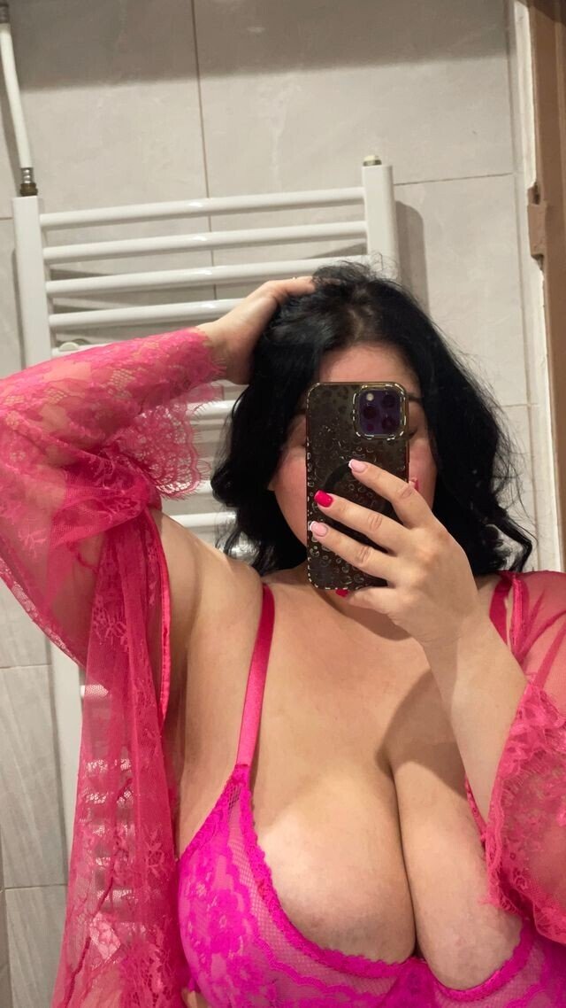 𝗒𝗈𝗎 𝗀𝖾𝗍 𝟤𝟦 𝗁𝗈𝗎𝗋𝗌 𝗐𝗂𝗍𝗁 𝗆𝖾 𝗂𝗇 𝗍𝗁𝗂𝗌 𝗁𝗈𝗍𝖾𝗅..𝗁𝗈𝗐 𝗆𝖺𝗇𝗒 𝗅𝗈𝖺𝖽𝗌 𝖺𝗆 𝗂 𝗀𝖾𝗍𝗍𝗂𝗇𝗀? 𝖩𝗎𝗌𝗍 𝗌𝗐𝗂𝗉𝖾 𝗋𝗂𝗀𝗁𝗍 𝖺𝗇𝖽 𝗍𝖾𝗅𝗅 𝗆𝖾 1