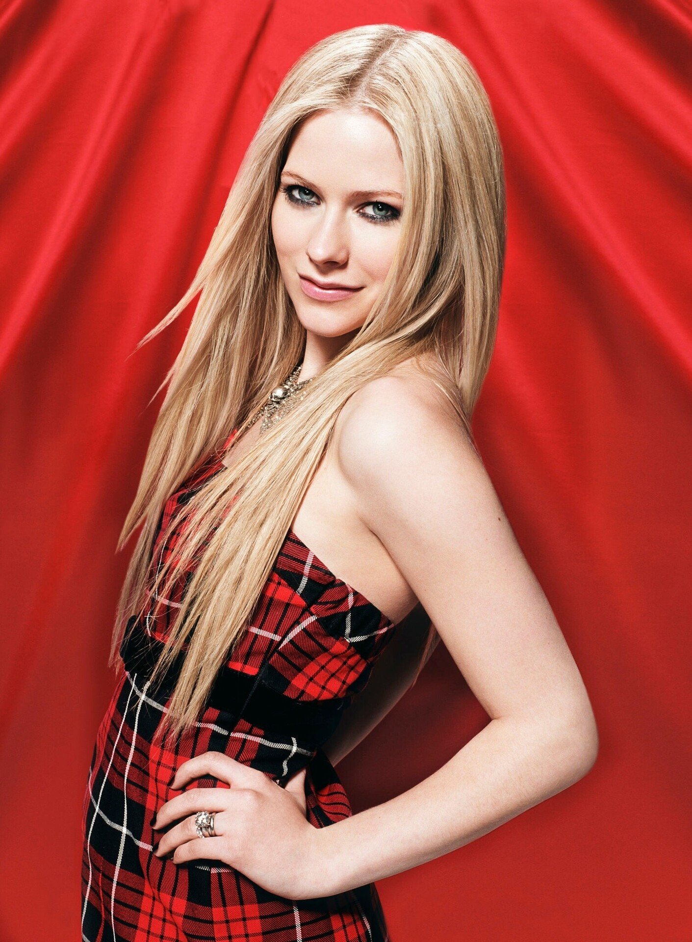 Avril Lavigne | Cosmo Girl June 2007 1