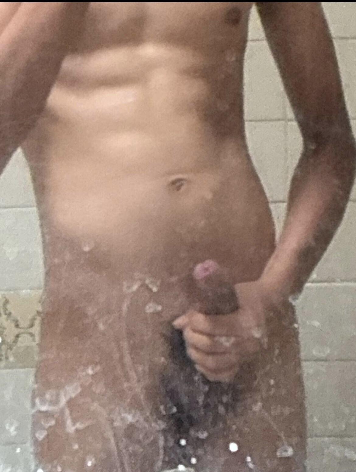 Busco alguien con quien hablar estoy muy cachondo 1